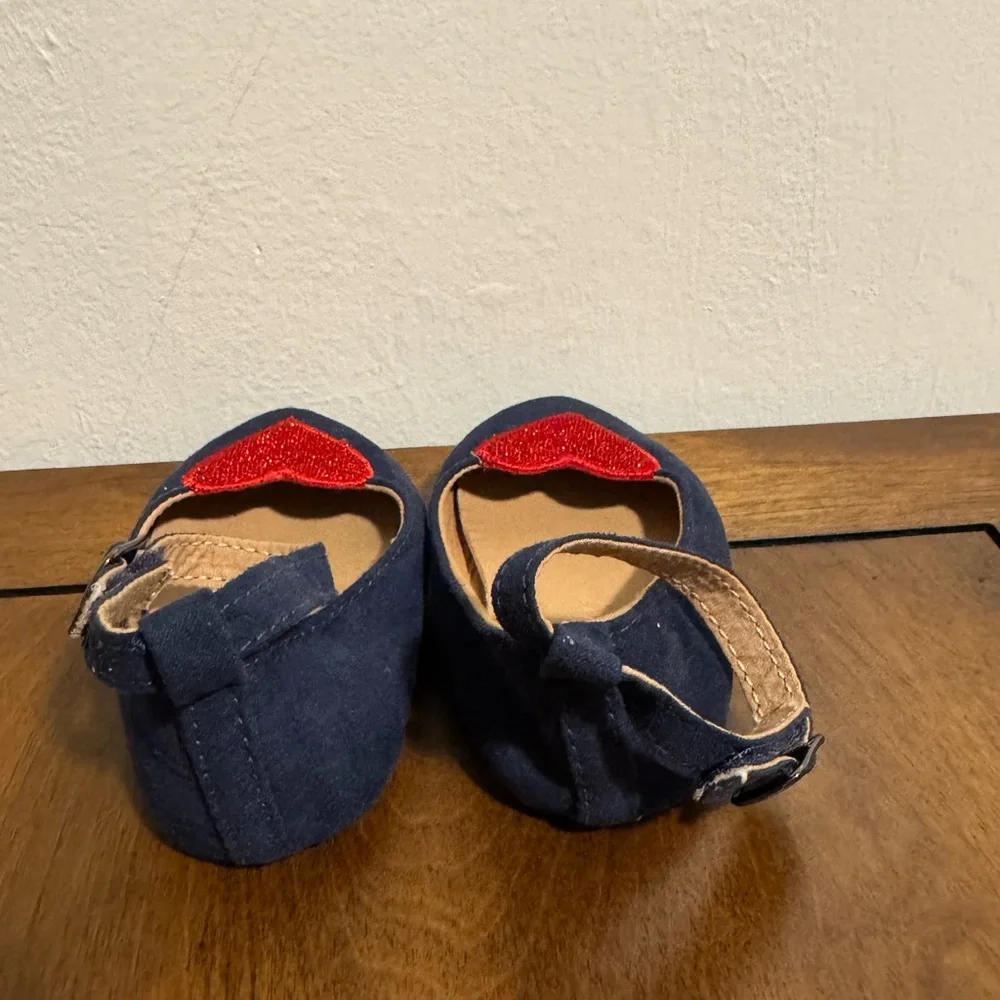 Old Navy Kids Dress Shoes with Red Heart/ Size 3 baby